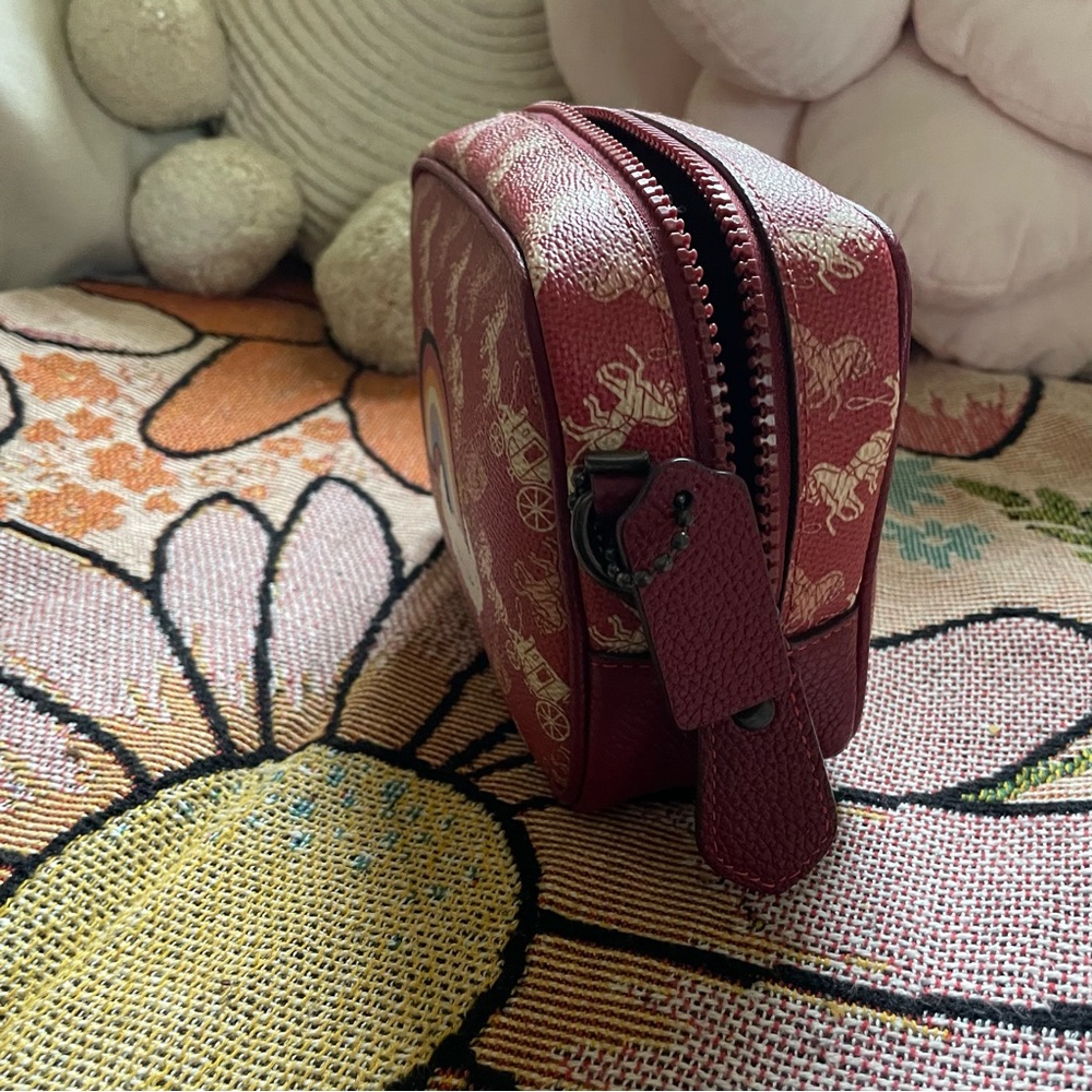 Coach Camera 16 With Wallet And Keychain Euc - image 8